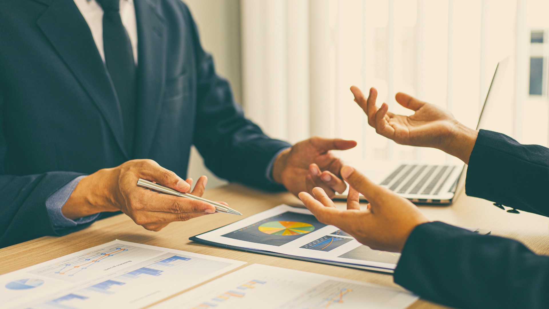 Fee-based vs. modelo comissionado