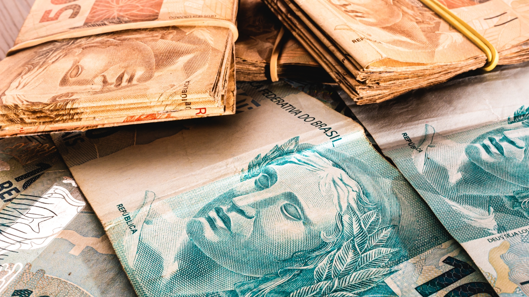 Escolha de Aplicação entre Tesouro Direto ou CDB